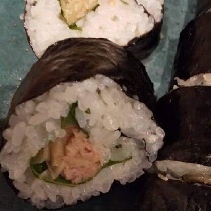 テイクアウトのお寿司にたくさん付いてきたガリを使いました。上手に切る自信がなく海苔にしました。とっても美味しかったです！